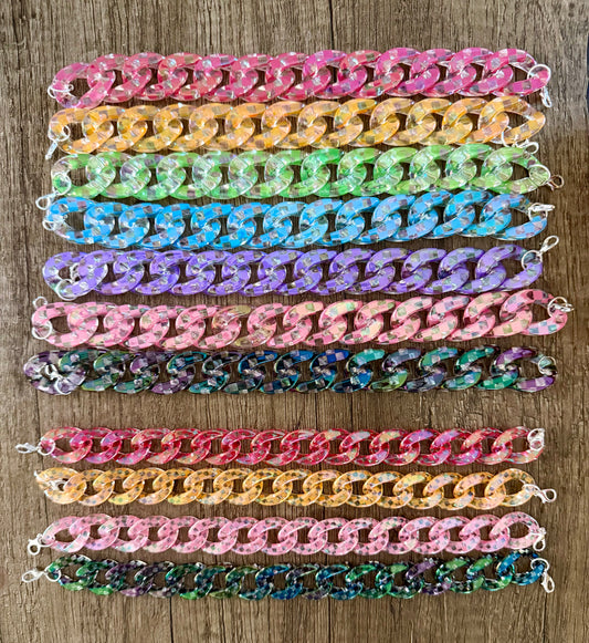Iridescent Checkered Chains