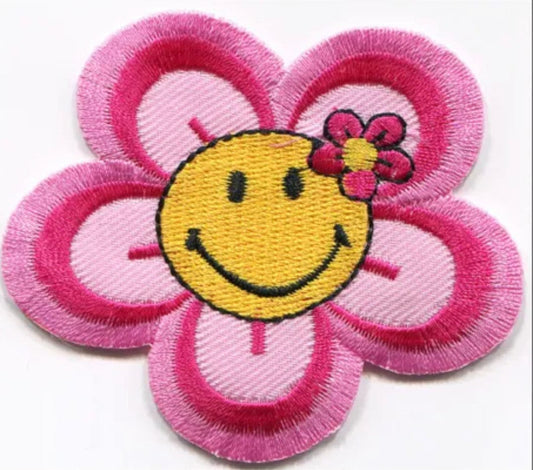 Flower Smiley Face Patch Iron on Patch Daisy Smile Flower Power Hippie Brand New Embroidered High Quality!