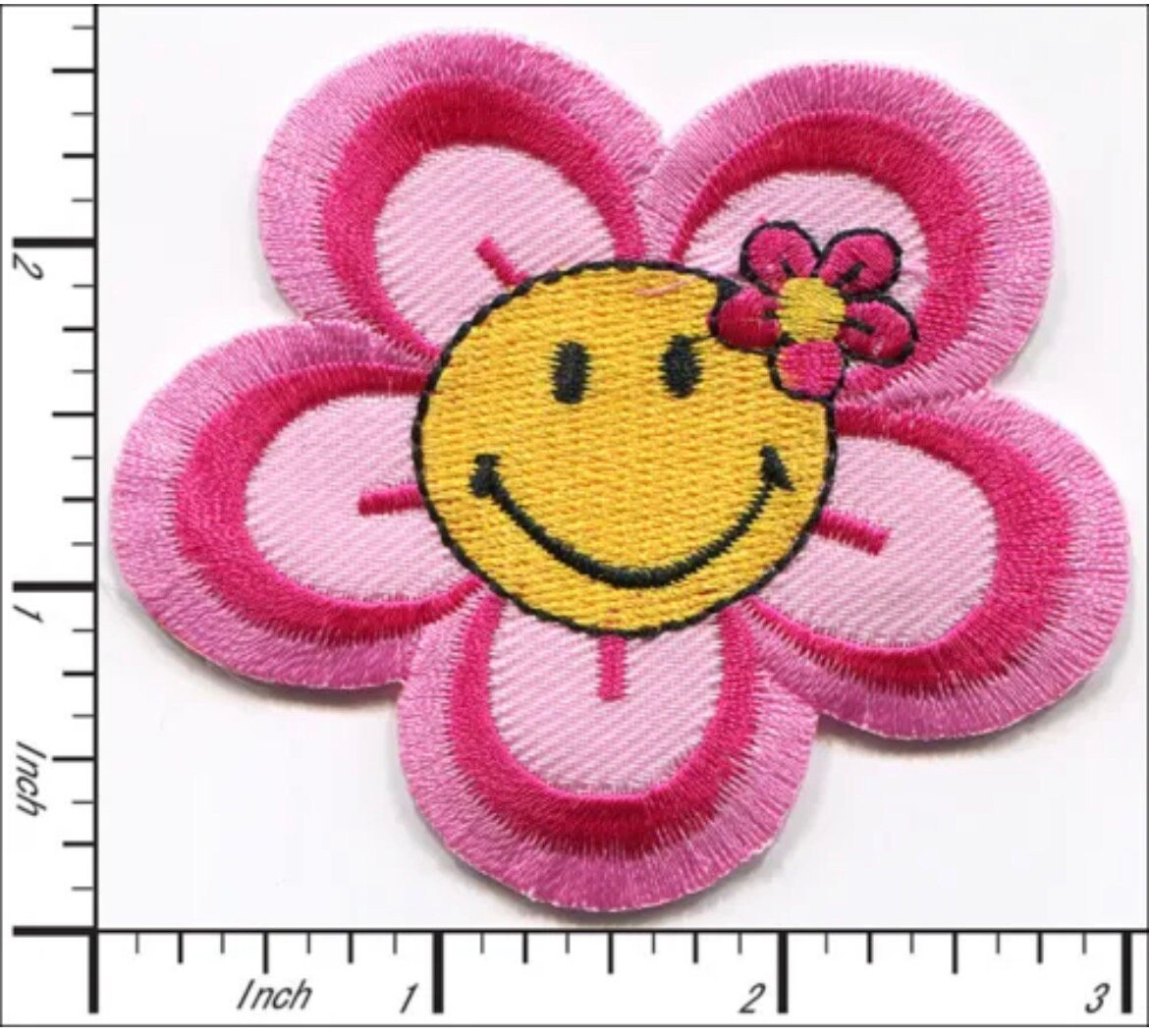 Flower Smiley Face Patch Iron on Patch Daisy Smile Flower Power Hippie Brand New Embroidered High Quality!